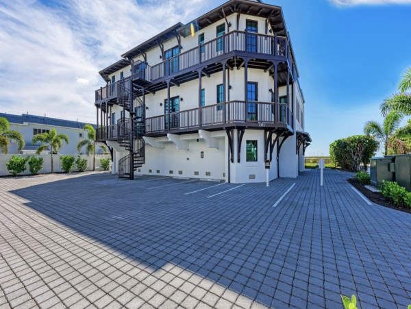Anna Maria Island Beachfront Condo Rental - Luxury 4-Bedroom Gulf-View Vacation Condo with Pool and Spa